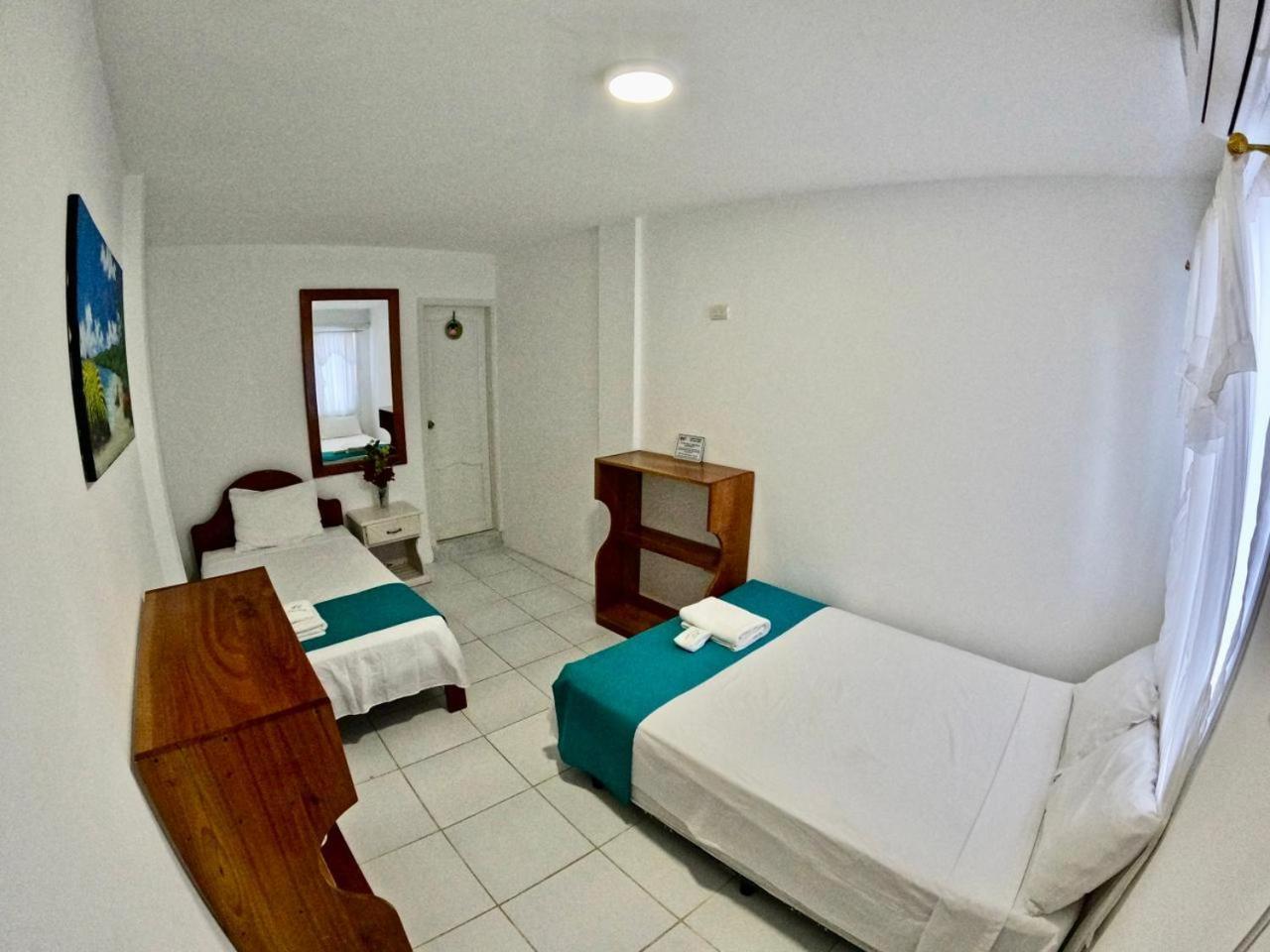 Galapagos Isabela Hotel Loja 푸에르토빌라밀 외부 사진