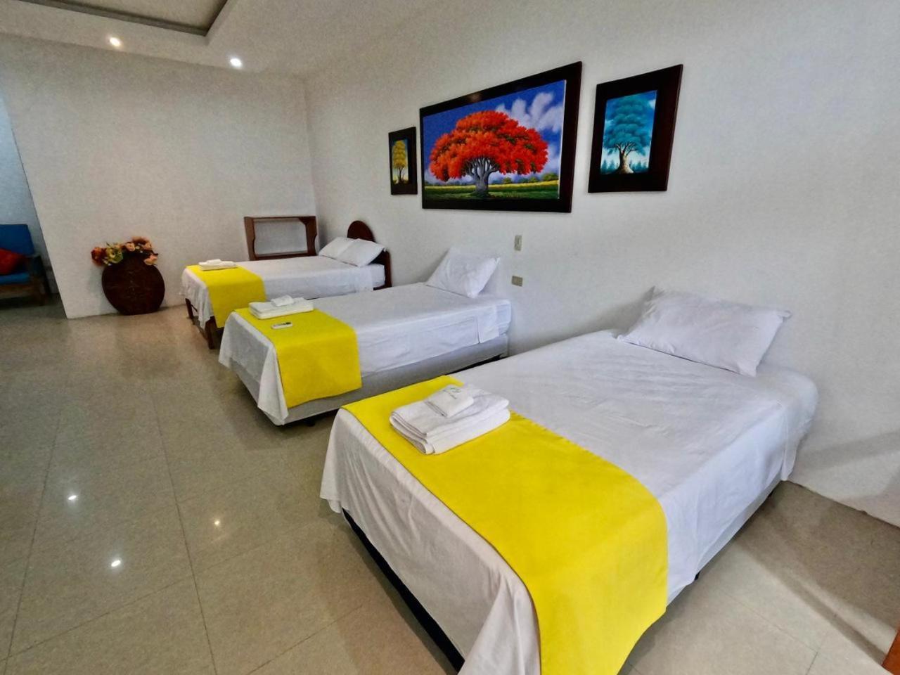 Galapagos Isabela Hotel Loja 푸에르토빌라밀 외부 사진