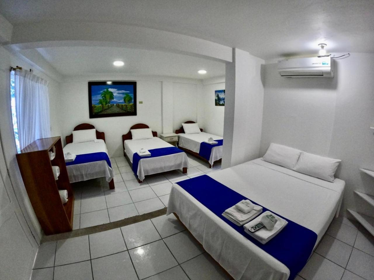 Galapagos Isabela Hotel Loja 푸에르토빌라밀 외부 사진