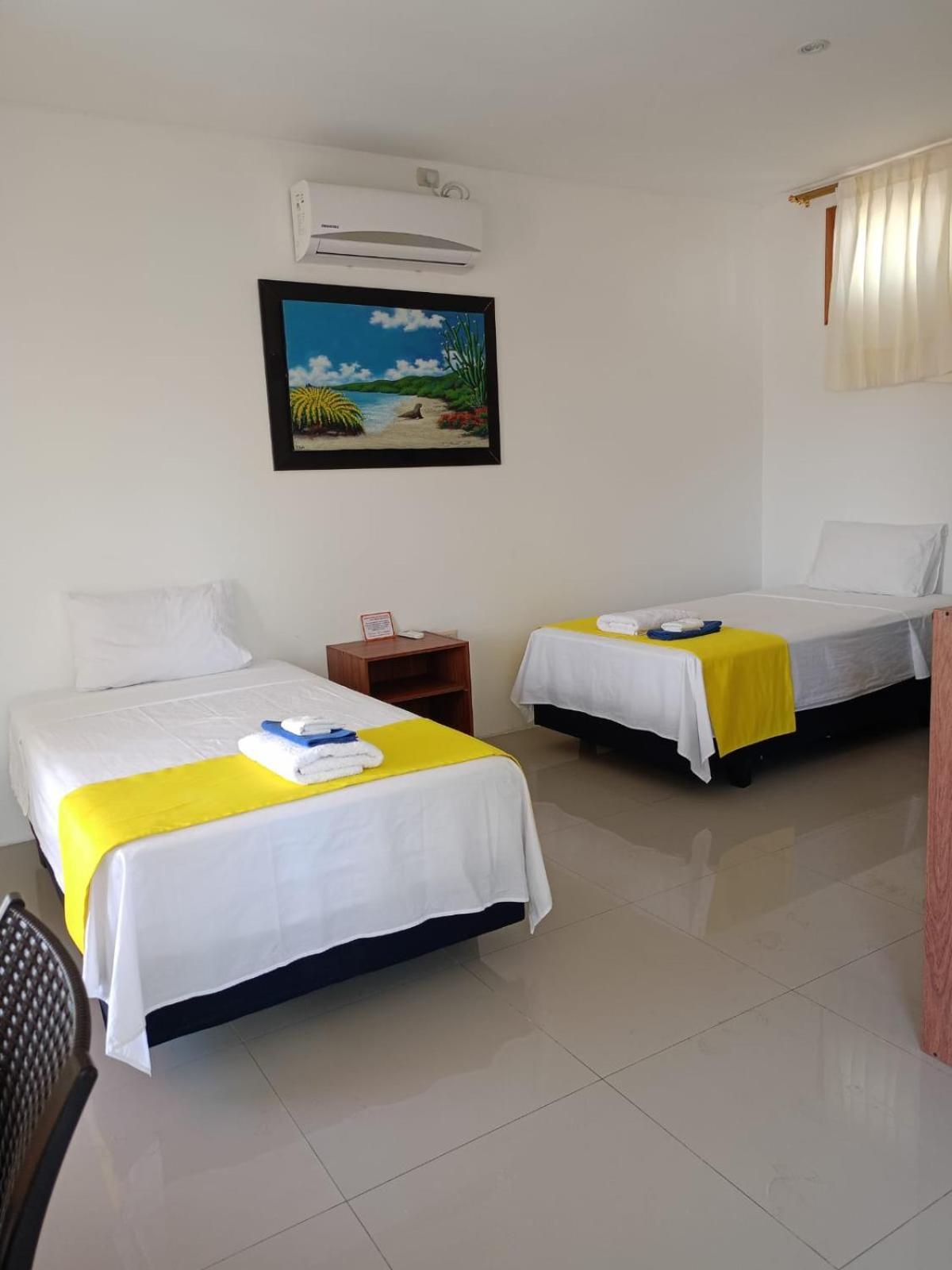 Galapagos Isabela Hotel Loja 푸에르토빌라밀 외부 사진
