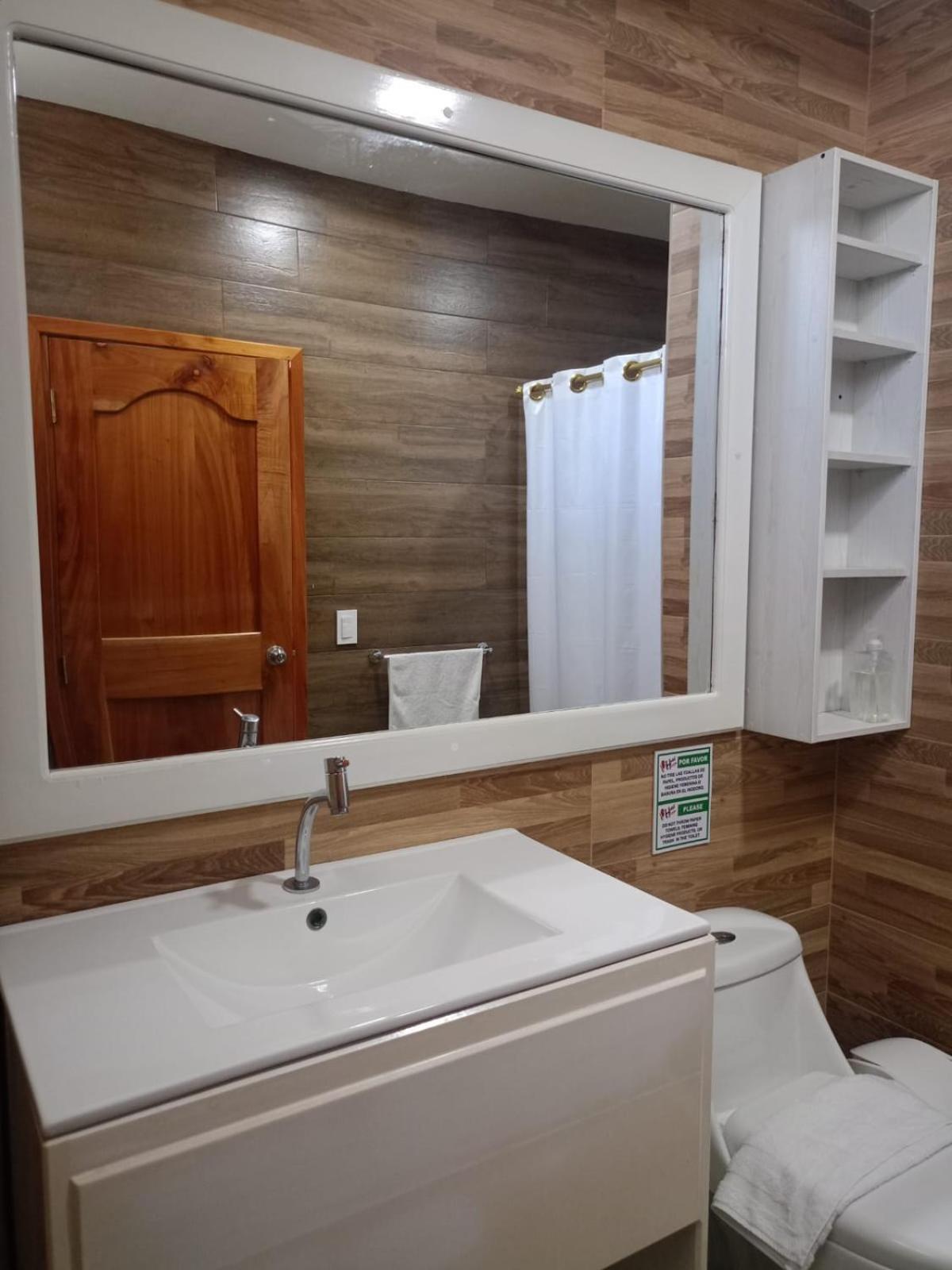 Galapagos Isabela Hotel Loja 푸에르토빌라밀 외부 사진