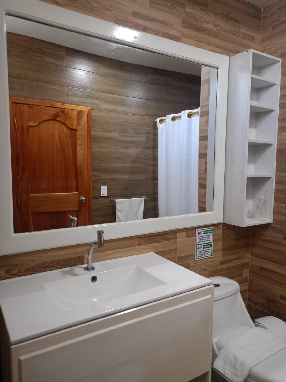 Galapagos Isabela Hotel Loja 푸에르토빌라밀 외부 사진